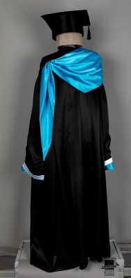 Мантия и шапочка академические Г. Вавилова, 2013 г.