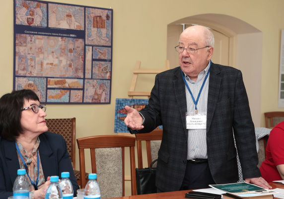 Собрание открыл директор Национального музея Республики Карелии Михаил Гольденберг