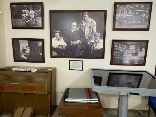 Часть экспозиции "Семья Валденов"