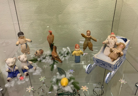 Игрушки из ваты 1940-х годов: Дед-мороз, снегурочка, снеговик, мишки, клоун, куколки, лесные птицы