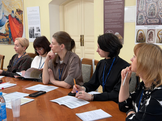 Такие встречи - возможность для профессионального диалога, обмена опытом и выработки совместных решений