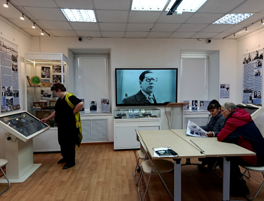 первые посетители выставки